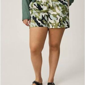 Torrid 3.5" Weekend Mid-Rise Short